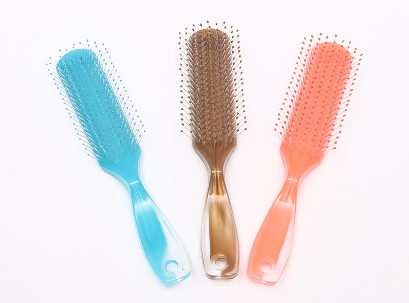 How Do You Reduce Static From a Plastic Pecten?